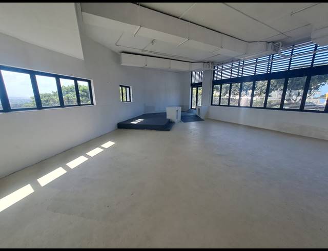 210M² BUSINESS CENTRE TO LET IN SUNNINGDALE